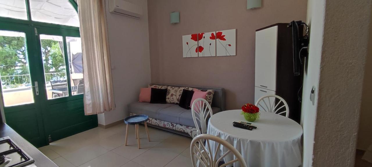 Apartmani Niko 德朗西斯 外观 照片